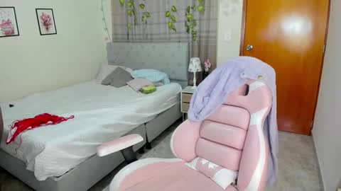 Daniela online show from 12/21/25, 03:46