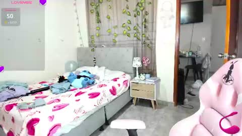 Snapshot of matilde27 chatting on 07/20/26, 10:45 Daniela online show from 07/20/26, 10:45