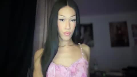 MOLLY MILLS online show from 09/10/25, 04:01