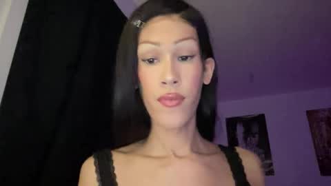 MOLLY MILLS online show from 11/24/25, 02:55