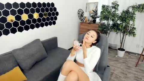 Kate online show from 12/21/25, 09:05