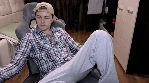 Snapshot of matt_aniston chatting on 12/09/24, 02:06 Matt online show from 12/09/24, 02:06