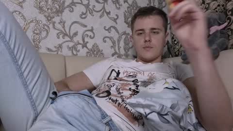 Snapshot of matt_aniston chatting on 12/28/24, 03:26 Matt online show from 12/28/24, 03:26