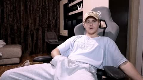 Snapshot of matt_aniston chatting on 02/01/25, 02:26 Matt online show from 02/01/25, 02:26