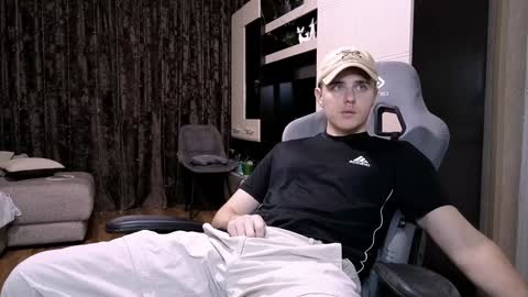 Snapshot of matt_aniston chatting on 02/07/25, 06:14 Matt online show from 02/07/25, 06:14