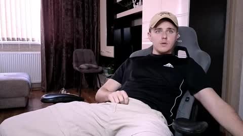 Snapshot of matt_aniston chatting on 02/12/25, 09:31 Matt online show from 02/12/25, 09:31