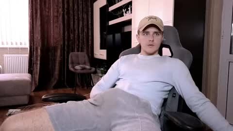 Snapshot of matt_aniston chatting on 02/13/25, 10:23 Matt online show from 02/13/25, 10:23