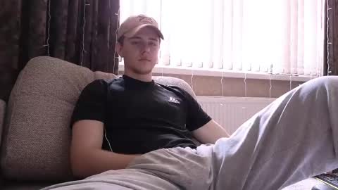 Snapshot of matt_aniston chatting on 03/06/25, 09:03 Matt online show from 03/06/25, 09:03