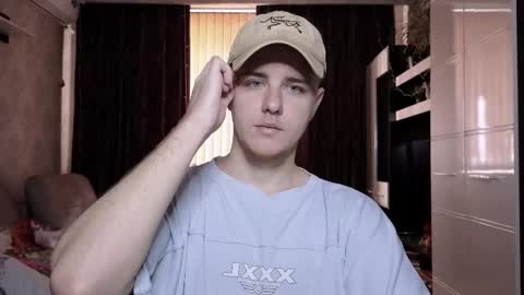 Snapshot of matt_aniston chatting on 03/12/25, 10:05 Matt online show from 03/12/25, 10:05