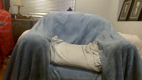 Snapshot of matterson23 chatting on 09/12/25, 02:44 matterson23 online show from 09/12/25, 02:44