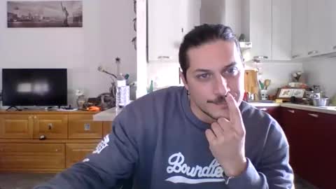 Snapshot of matteushh87 chatting on 02/12/25, 09:42 matteushh87 online show from 02/12/25, 09:42