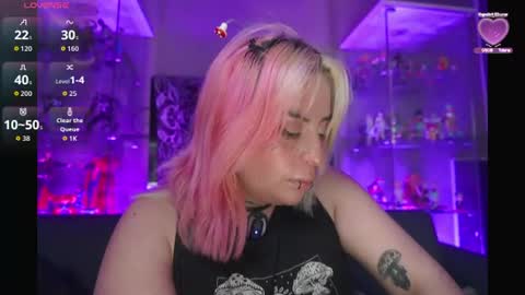 Snapshot of matti_sofia chatting on 06/22/26, 11:07 TATIANA AND ROUS online show from 06/22/26, 11:07