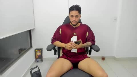 Snapshot of mattia_dupont chatting on 02/26/26, 01:26 Mattias online show from 02/26/26, 01:26