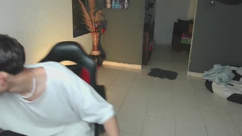 mattias     online show from 02/04/25, 02:49