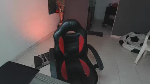 mattias     online show from 02/07/25, 01:58