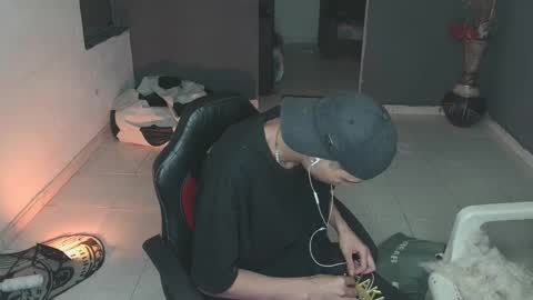 mattias     online show from 02/19/25, 11:49