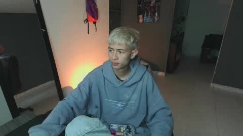 mattias     online show from 03/04/25, 02:17