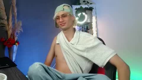 mattias     online show from 09/19/25, 04:36