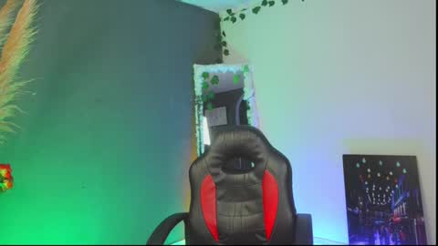 mattias     online show from 09/28/25, 04:51