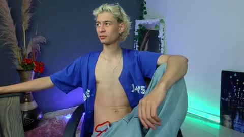 mattias     online show from 10/18/25, 12:17