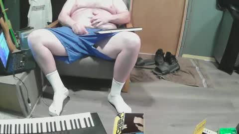 Snapshot of mattskiba89 chatting on 10/16/25, 07:42 mattskiba89 online show from 10/16/25, 07:42