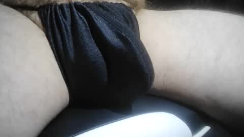 Snapshot of mattty13 chatting on 11/15/25, 04:58 Hairy Bud online show from 11/15/25, 04:58