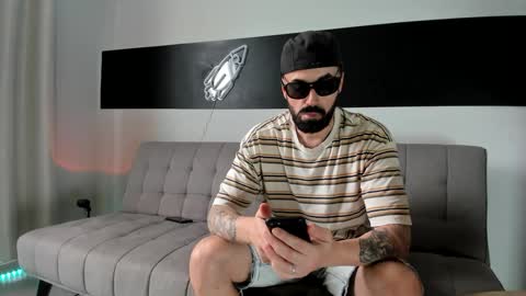 Snapshot of mattxfeet chatting on 12/23/24, 05:22 Matt online show from 12/23/24, 05:22