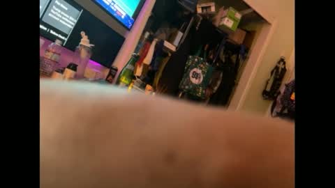 Snapshot of mattyrazz chatting on 09/30/25, 02:38 NiceBigJuicyHead online show from 09/30/25, 02:38