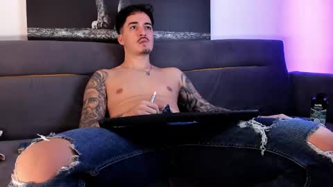 Snapshot of mattytwink69 chatting on 12/02/24, 03:58 Matt online show from 12/02/24, 03:58