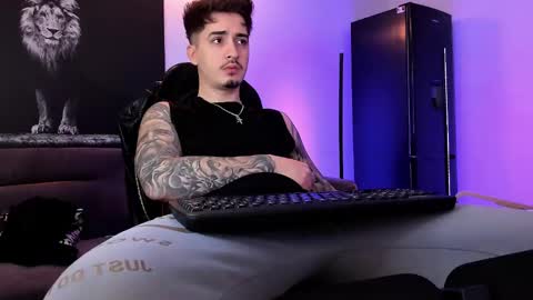 Snapshot of mattytwink69 chatting on 01/06/25, 07:31 Matt online show from 01/06/25, 07:31