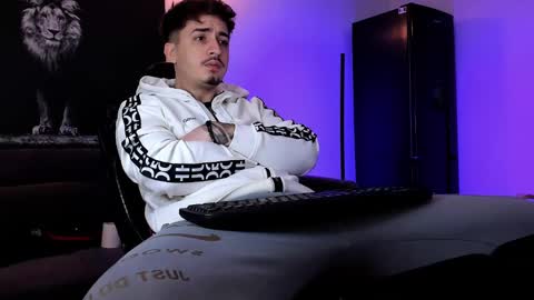 Snapshot of mattytwink69 chatting on 01/10/25, 05:47 Matt online show from 01/10/25, 05:47