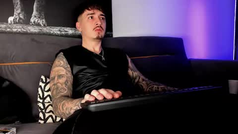 Snapshot of mattytwink69 chatting on 02/23/25, 07:22 Matt online show from 02/23/25, 07:22