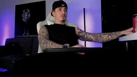 Snapshot of mattytwink69 chatting on 11/03/25, 09:32 Matt online show from 11/03/25, 09:32