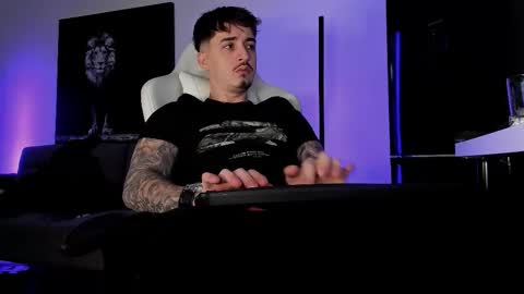 Snapshot of mattytwink69 chatting on 11/07/25, 07:19 Matt online show from 11/07/25, 07:19