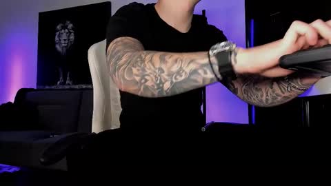 Snapshot of mattytwink69 chatting on 11/16/25, 07:25 Matt online show from 11/16/25, 07:25