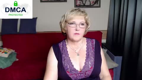 Snapshot of mature_blonde7 chatting on 10/10/25, 03:11 Lana online show from 10/10/25, 03:11