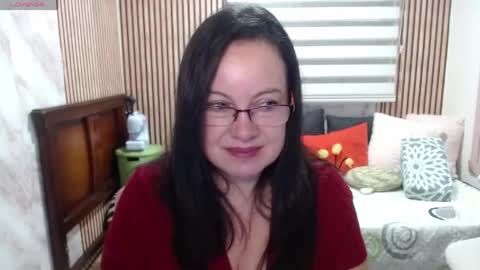 Snapshot of mature_wolf chatting on 06/05/26, 01:06 Sonia online show from 06/05/26, 01:06