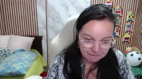 Snapshot of mature_wolf chatting on 06/21/26, 07:27 Sonia online show from 06/21/26, 07:27