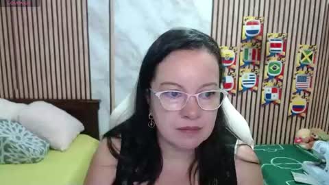 Snapshot of mature_wolf chatting on 06/26/26, 01:04 Sonia online show from 06/26/26, 01:04