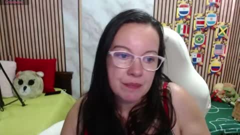 Snapshot of mature_wolf chatting on 07/14/26, 10:04 Sonia online show from 07/14/26, 10:04