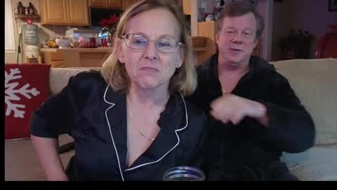 Snapshot of matureluvin chatting on 12/29/24, 11:29 JustUs online show from 12/29/24, 11:29