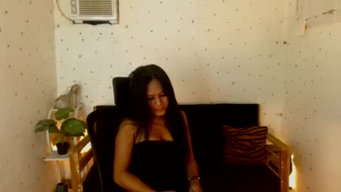 Snapshot of maturity_mommy_intown chatting on 10/10/25, 08:13 maturity_mommy_intown online show from 10/10/25, 08:13