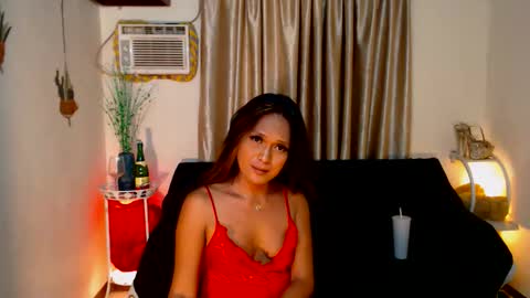 Snapshot of maturity_mommy_intown chatting on 11/19/25, 07:19 maturity_mommy_intown online show from 11/19/25, 07:19