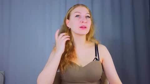 Snapshot of maureencoombs chatting on 10/08/25, 04:21 maureencoombs online show from 10/08/25, 04:21