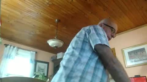 Snapshot of mauriceandre chatting on 05/22/26, 12:44 Maurice online show from 05/22/26, 12:44