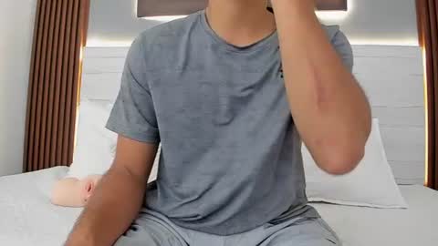 mauro_boy online show from 06/09/26, 07:14