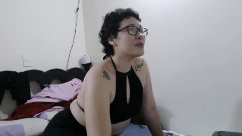 mauroluxandra online show from 05/04/26, 03:30