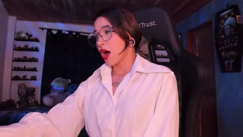 Snapshot of mavis_fuentes chatting on 12/13/24, 11:39 Hilary online show from 12/13/24, 11:39