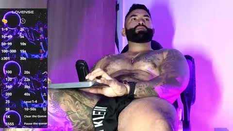 max__prada online show from 09/23/25, 02:03