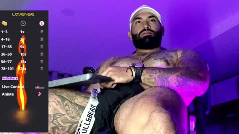 max__prada online show from 04/17/26, 02:25